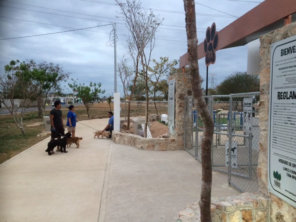 Parque Canino Peek Park